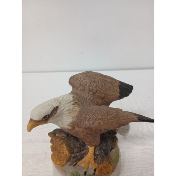 Vintage Ceramic Bald Eagle Statue Figurine American Birds In Flight Collection - Picture 3 of 11